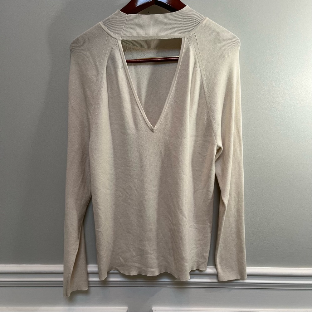 Banana Republic V-Back Cream Rayon Sweater XL
